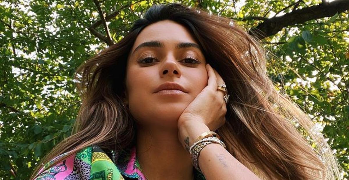 Thaila Ayala exibe barriguinha de grávida ao surgir de biquíni e encanta fãs: ”Mamãe linda!”
