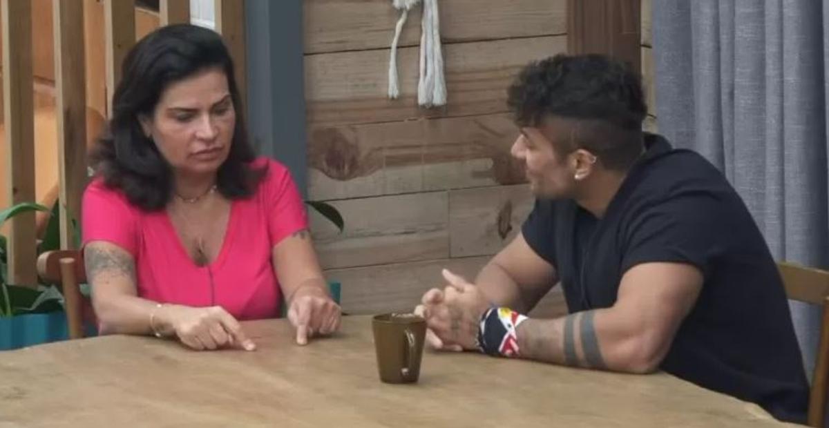 A Fazenda: Solange Gomes e Tiago Poquilo combinam estratégia para o ‘Resta Um’