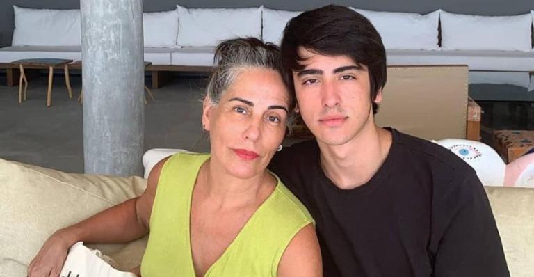 Glória Pires se declara para o filho, Bento Morais, em texto de aniversário: ”Te amo muito”