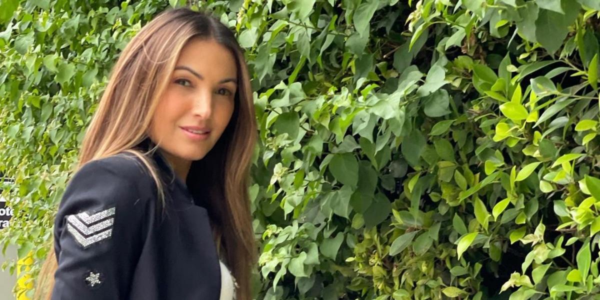 Na Califórnia, Patrícia Poeta rouba a cena na web ao apostar em macacão jeans: ”Maravilhosa!”