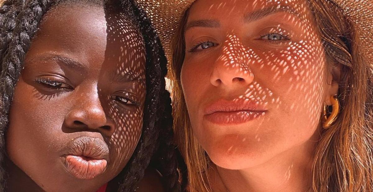 Titi, filha de Giovanna Ewbank e Bruno Gagliasso, rouba a cena com cliques na Bahia