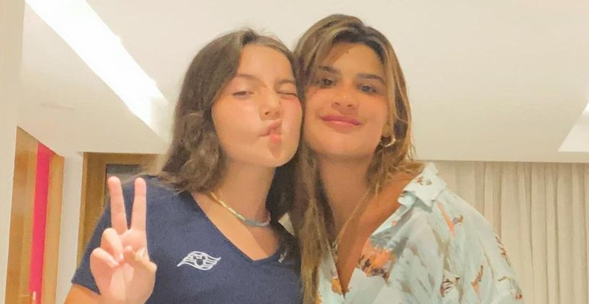 Giulia Costa se declara no aniversário da irmã: ”Melhor presente que a mamãe já me deu”