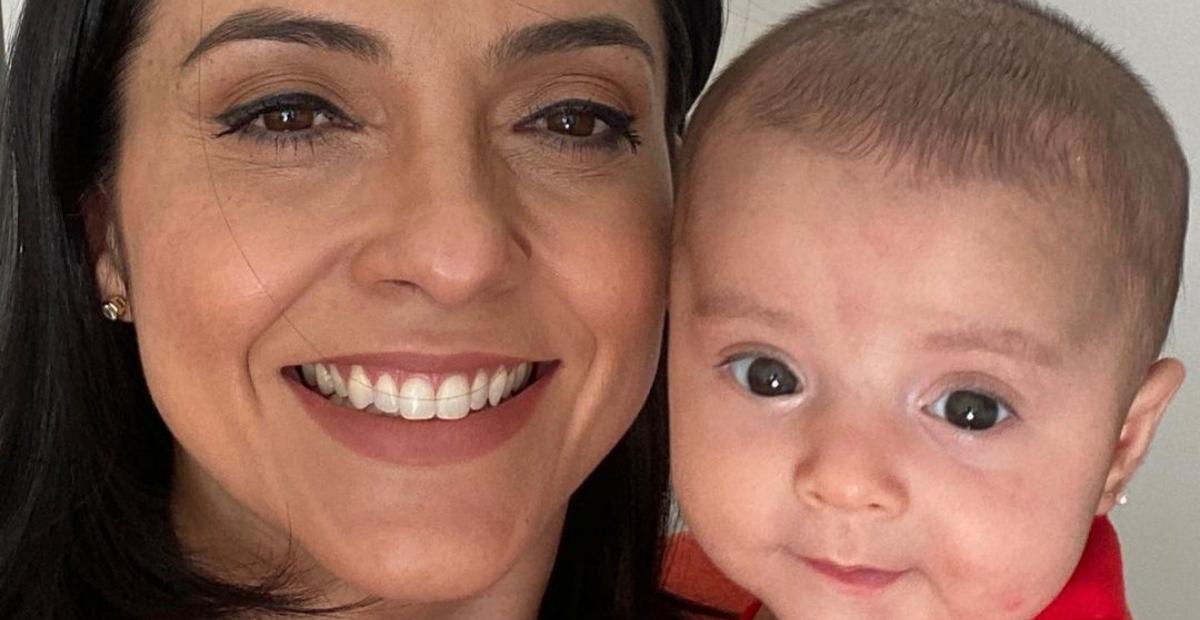 Izabella Camargo faz desabafo sobre os três meses da filha, Angelina: ”Super irritada”