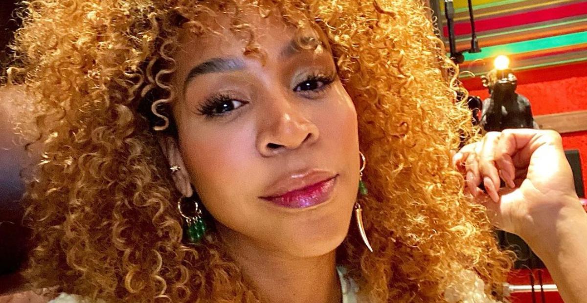 Karol Conká se emociona com carinho dos fãs em Maceió: ”Quase chorei com cada um”