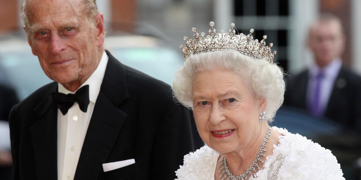 Rainha Elizabeth II recorda o marido, o Príncipe Philip, durante discurso na Escócia: ”Lembranças”