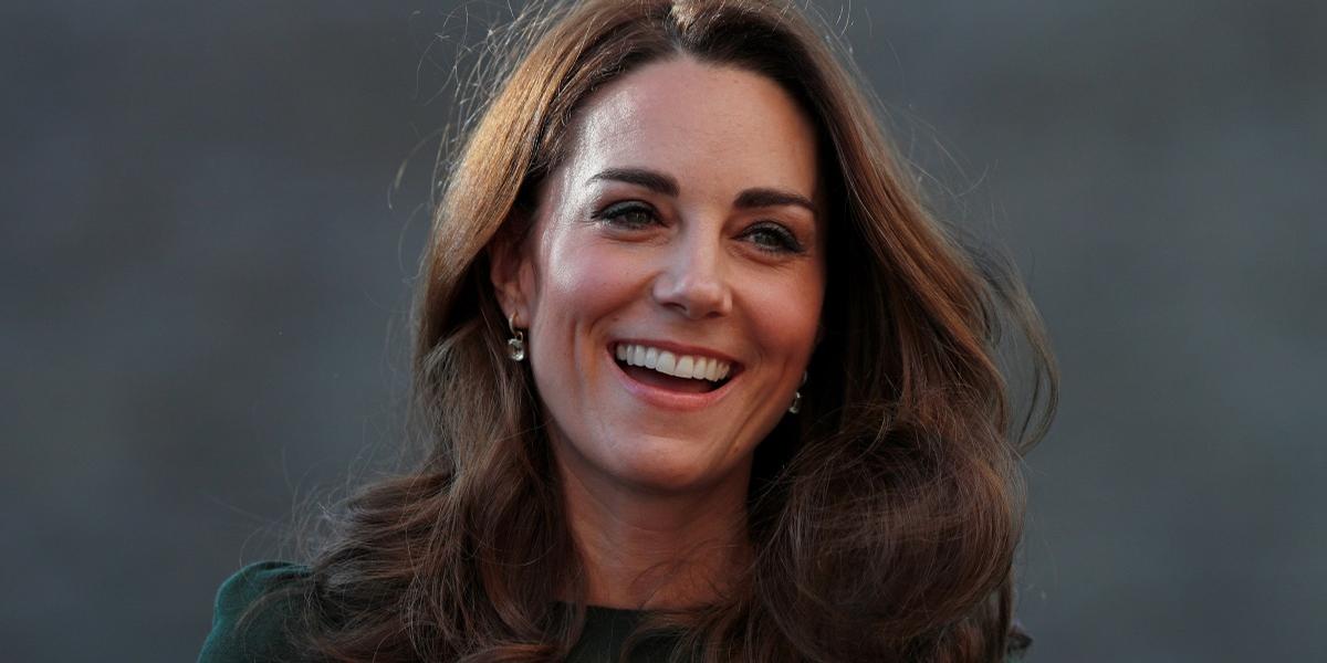 Kate Middleton recicla vestido simples para voltar ao trabalho e impressiona com delicadeza