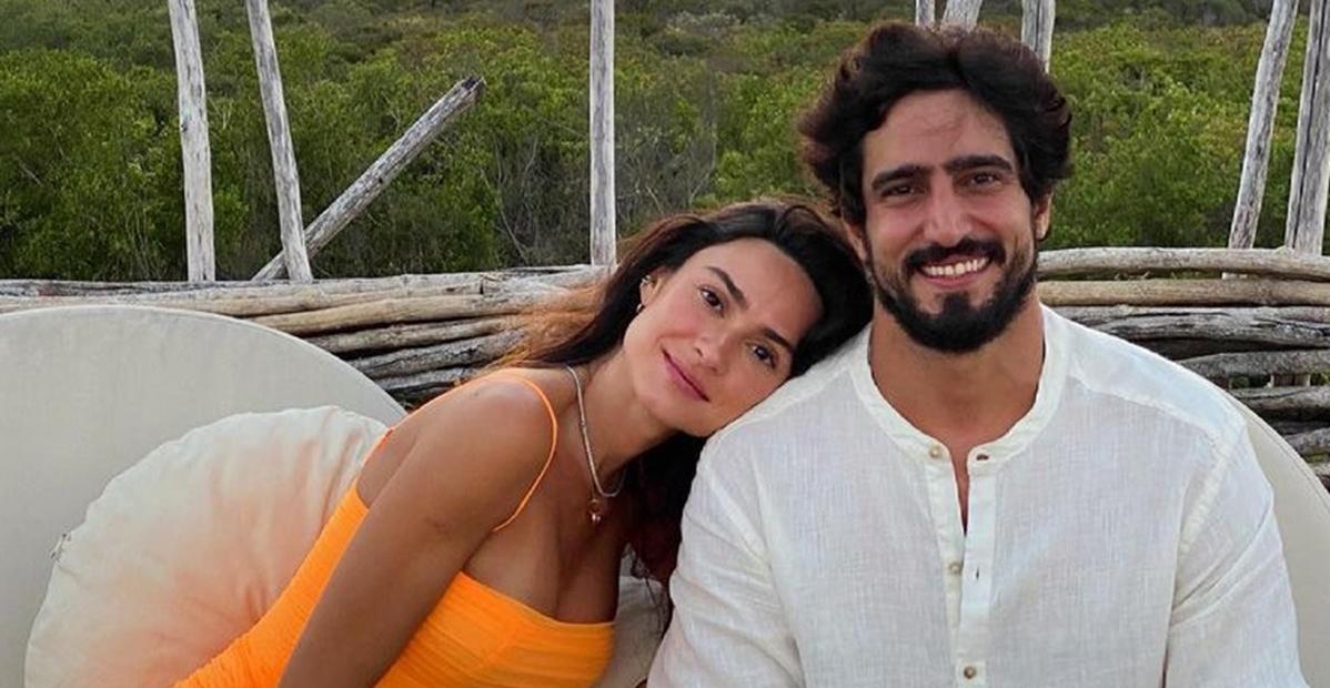 Renato Góes celebra dois anos de casamento com Thaila Ayala: ”Cada dia mais feliz e realizado”