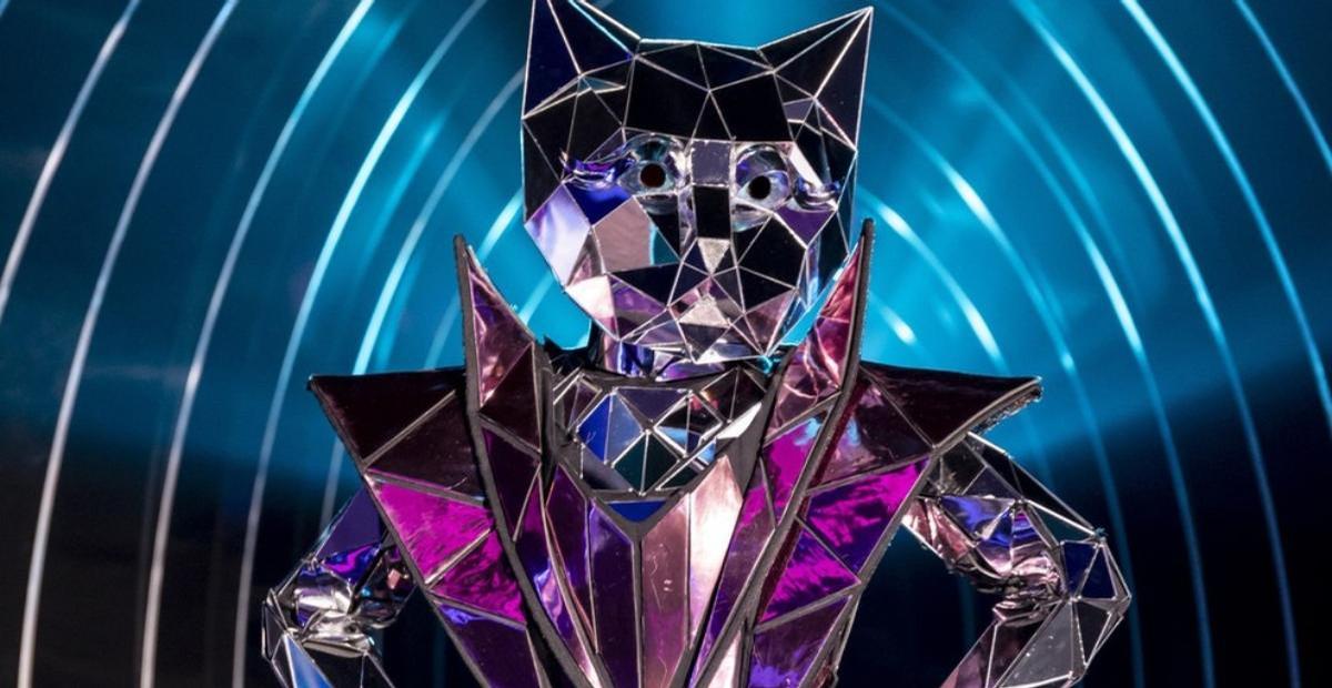 Taís Araújo mata charada e público descobre identidade da Gata Espelhada do ‘The Masked Singer’
