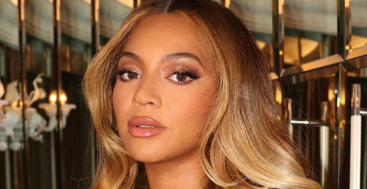 Deslumbrante! Beyoncé rouba a cena com pretinho sexy e nada básico em pré-estreia de filme
