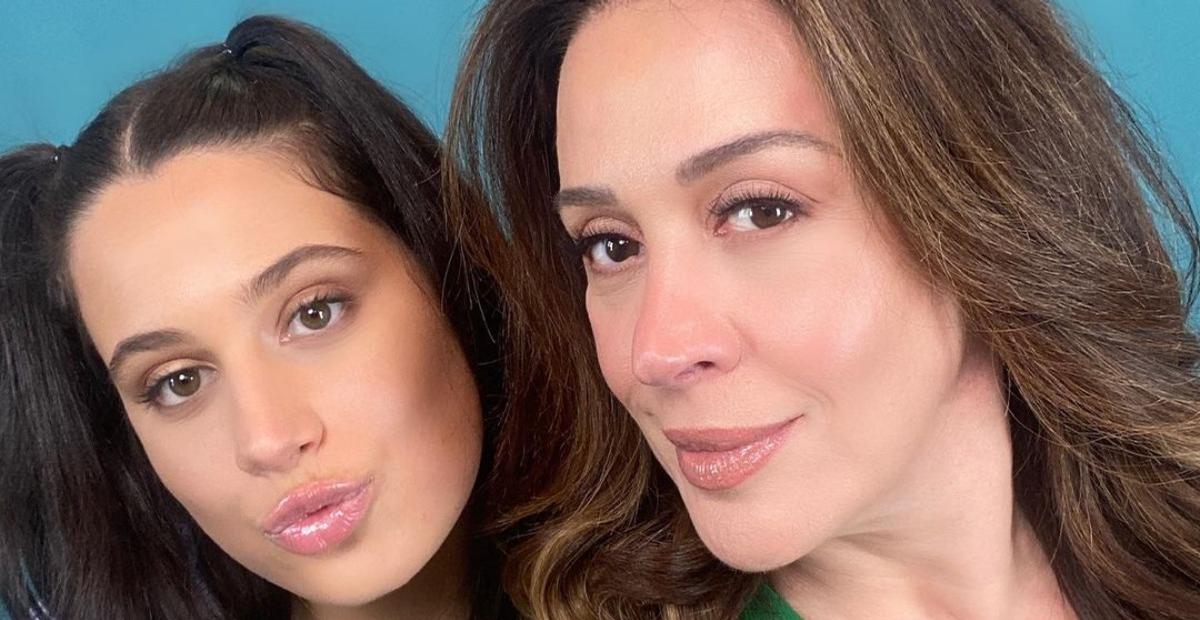 Longe da filha, Claudia Raia relembra vídeo dançando com Sophia e declara: ”Que saudade!”
