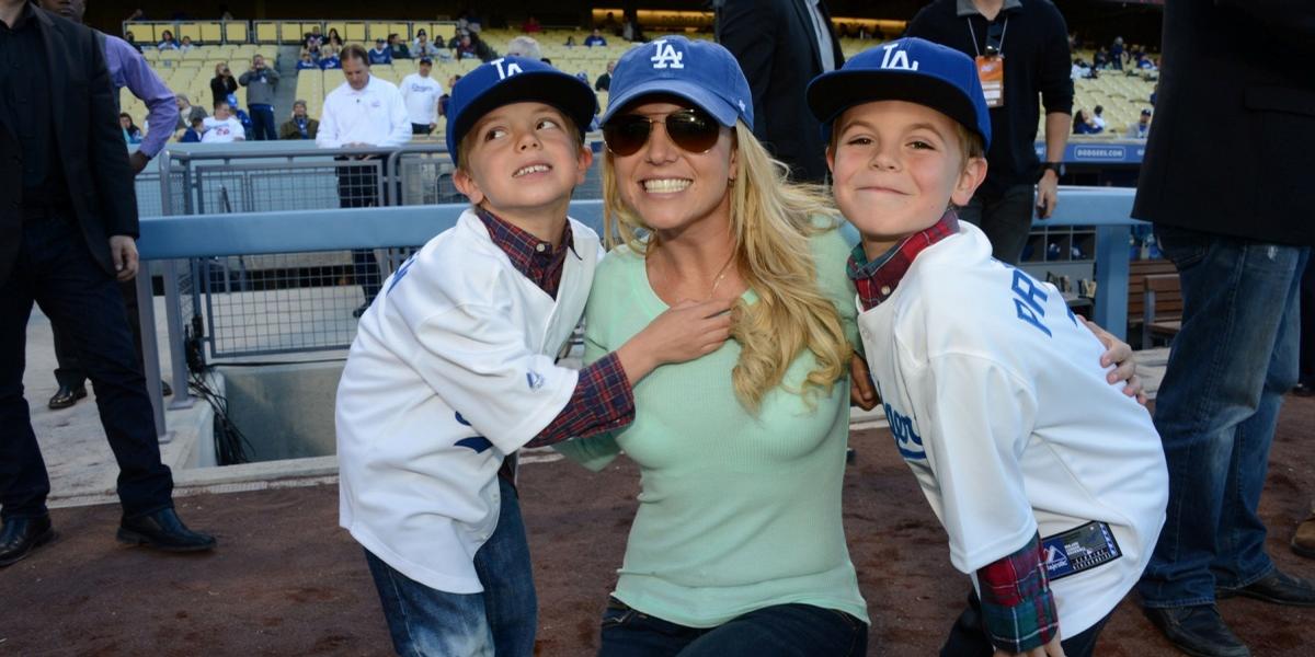 Filhos de Britney Spears fazem aparição rara e chocam a web: ”Idêntico a mãe”