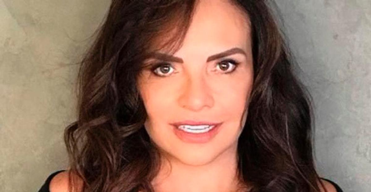 Aos 60 anos, Luiza Tomé ousa com body transparente e exibe corpão