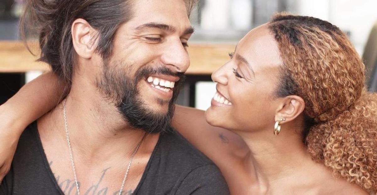 Sheron Menezzes celebra 10 anos de união com Saulo Bernard e se declara: ”Entrelaçados”