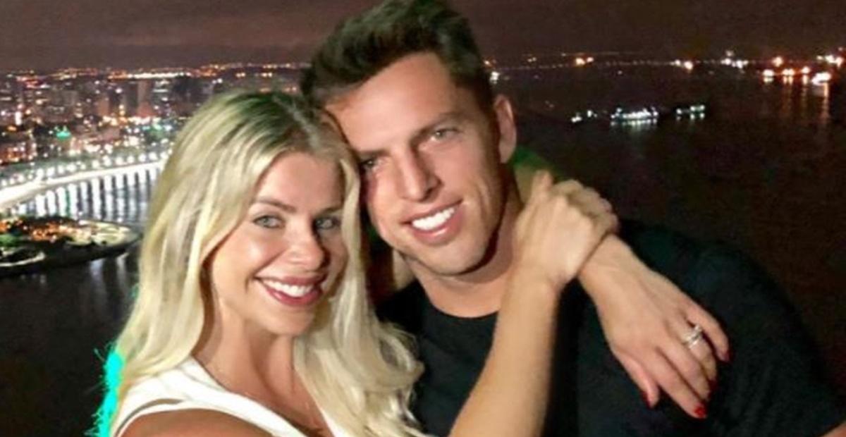Amaury Nunes comemora aniversário da esposa, Karina Bacchi: ”Quem ganha presente sou eu”
