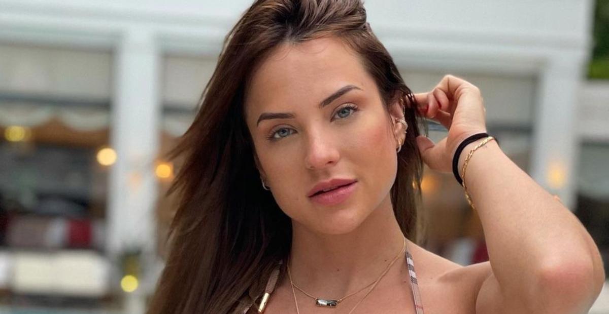 Gabi Martins exibe corpaço sarado com biquíni fininho de R$2,9 mil: ”Um absurdo de mulher”