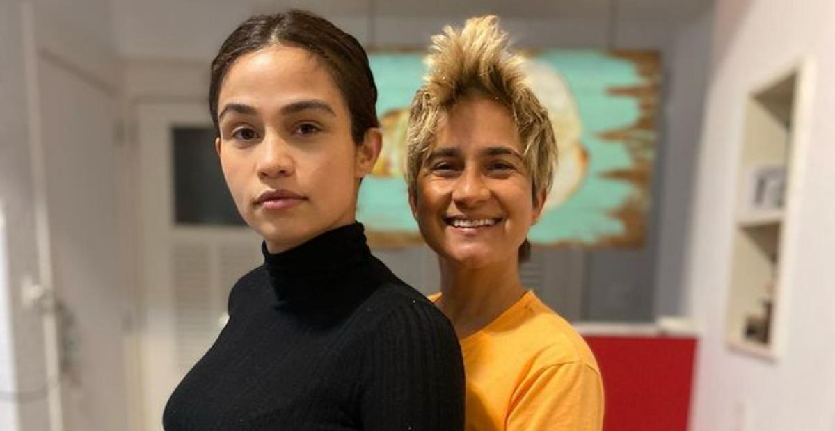 Lan Lanh exibe momento romântico com Nanda Costa e se derrete: ”Com as moças que eu amo”