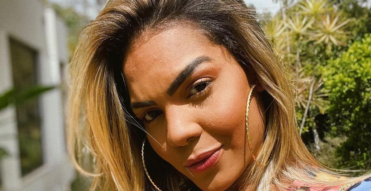 Tays Reis se exibe com biquíni fininho e rouba a cena com corpaço cheio de curvas: ”Obra de arte”