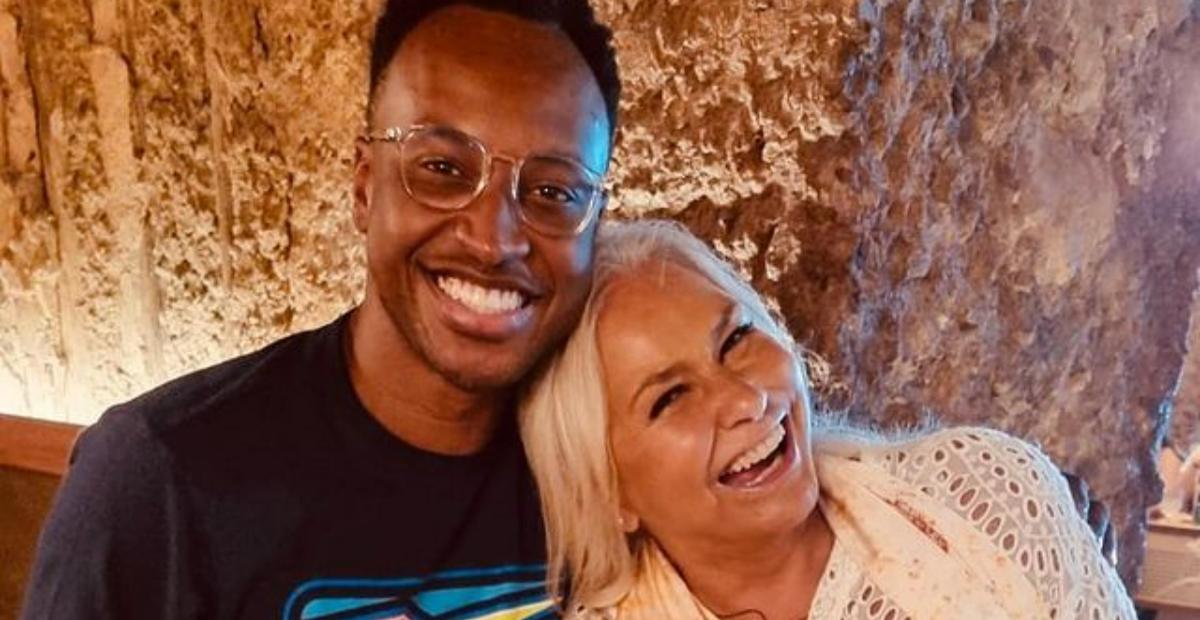 Thiaguinho curte almoço na companhia de Fafá de Belém e sua família