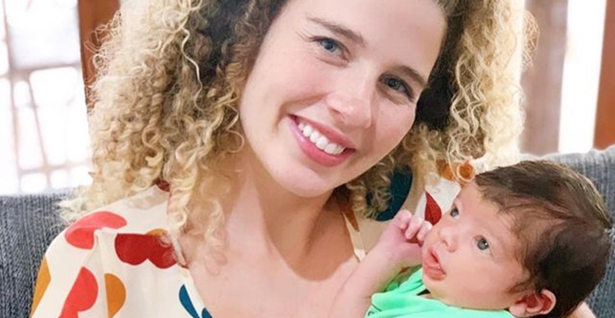 Com festinha temática, Debby Lagranha celebra um mês do filho: ”Meu reizinho”