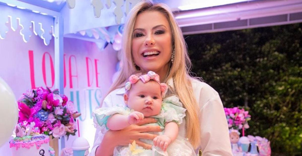 Poliana Rocha mostra passeio em Paris com a neta, Maria Alice: ”Melhor companhia!”