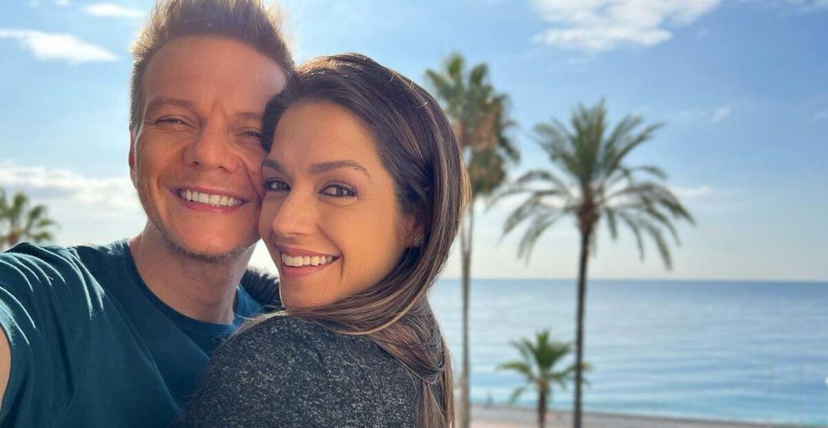 Em Paris, Thais Fersoza e Michel Teló fazem foto deslumbrante com a Torre Eiffel