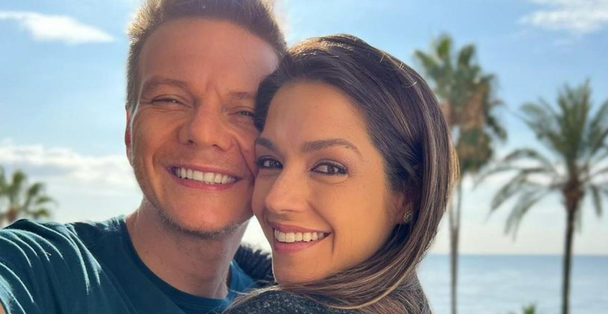 Thais Fersoza posta fotos românticas com Michel Teló e se derrete: ”Te amo do céu até o infinito”