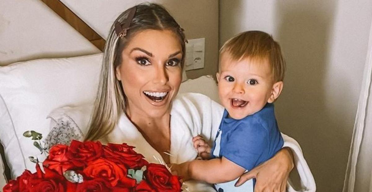 Flávia Viana se derrete ao postar cliques do filho: ”Gratidão por conviver com esses sorrisos”