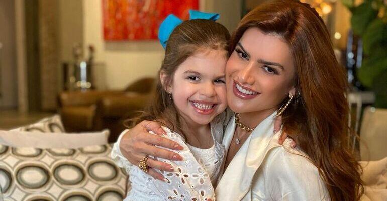 Com a filha, Mirella Santos curte passeio especial de Dia das Crianças