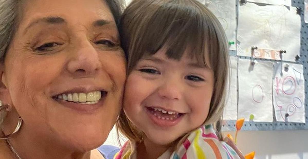 Leda Nagle mostra a neta arrumada para festa da escola e se derrete: ”Amada ao infinito”