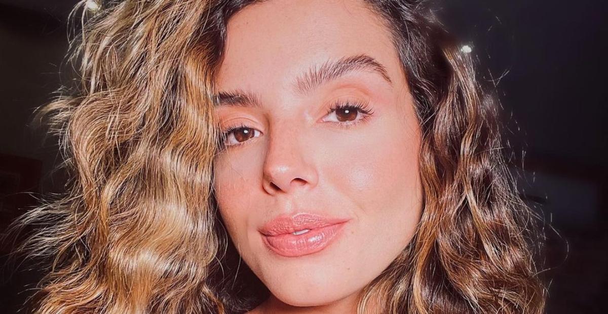 Em Noronha, Giovanna Lancellotti ostenta curvas esculturais com biquíni mínimo: ”Sereia linda”