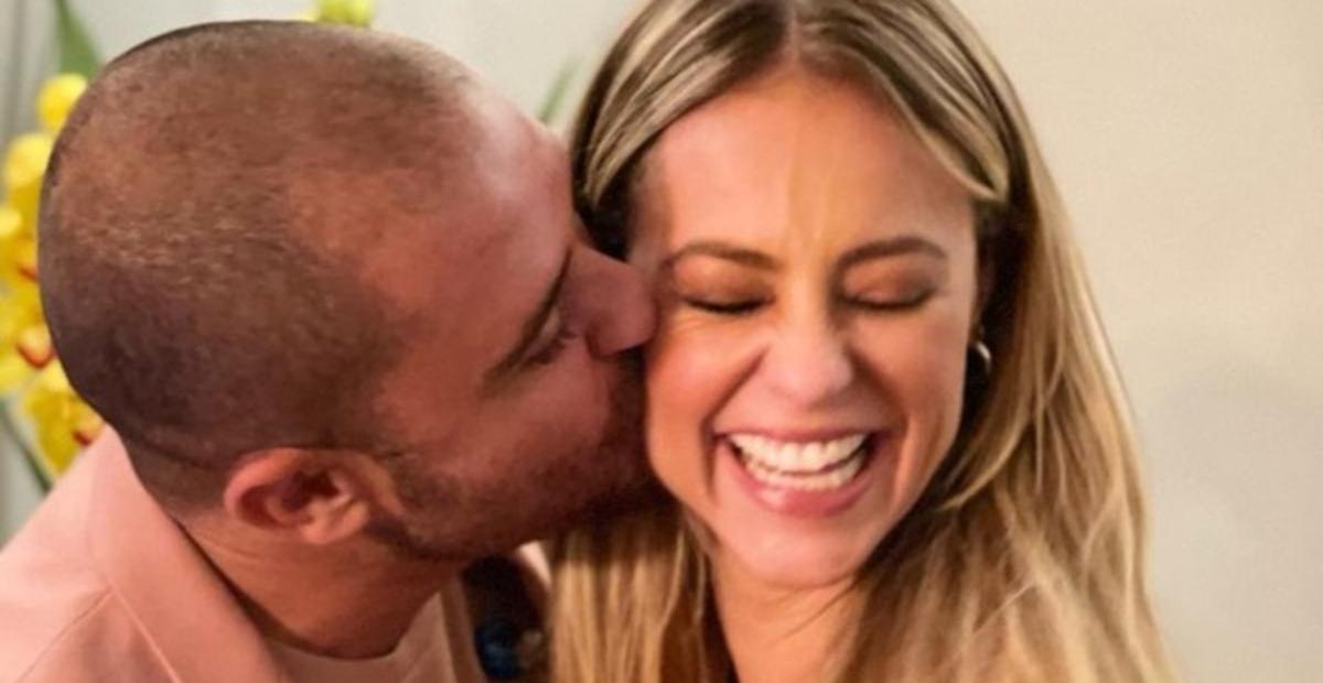 Paolla Oliveira posta lindo clique com Diogo Nogueira e encanta: ”Não sei quem é mais sortudo”