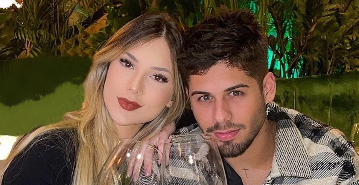 Virginia Fonseca e Zé Felipe trocam beijo na frente de castelo na Disney em Paris: “Te amo muito!”