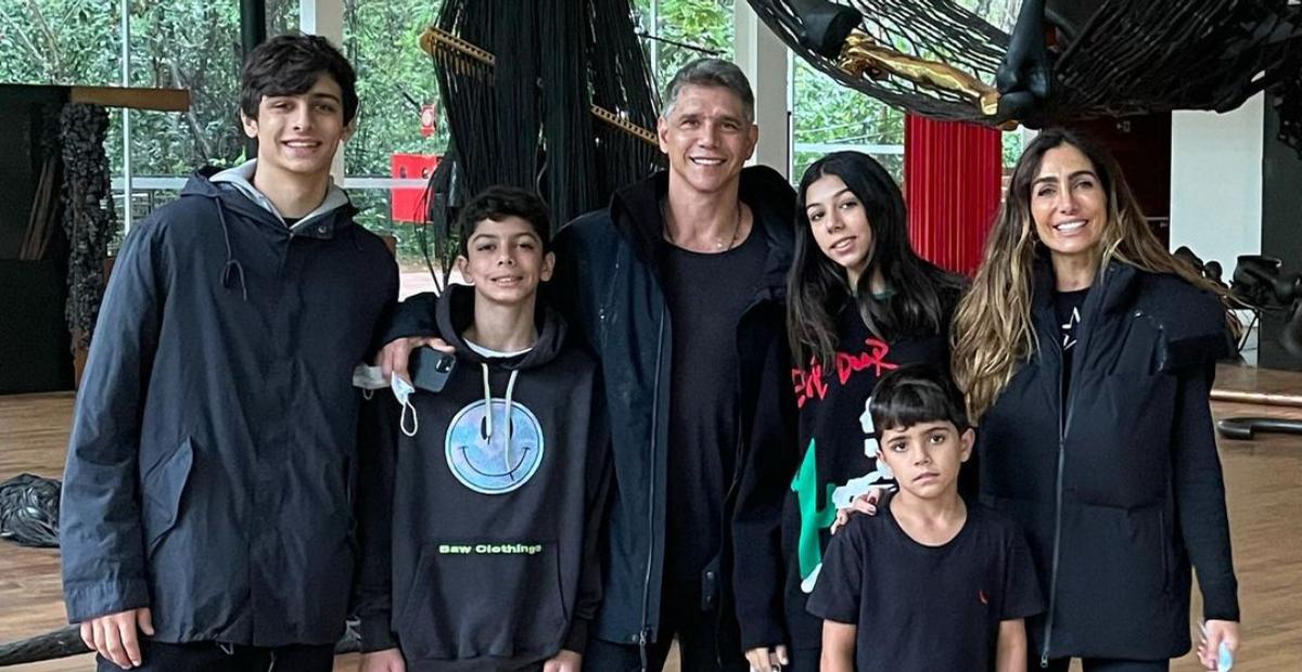 Marcio Garcia abre álbum de fotos em família e arranca elogios dos seguidores: ”Lindos”