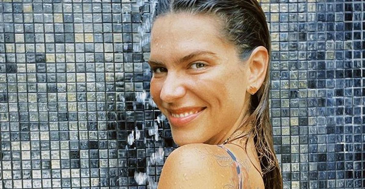 Nas Maldivas, Mariana Goldfarb rouba cena com biquíni de oncinha e corpão em forma: ”Perfeição”