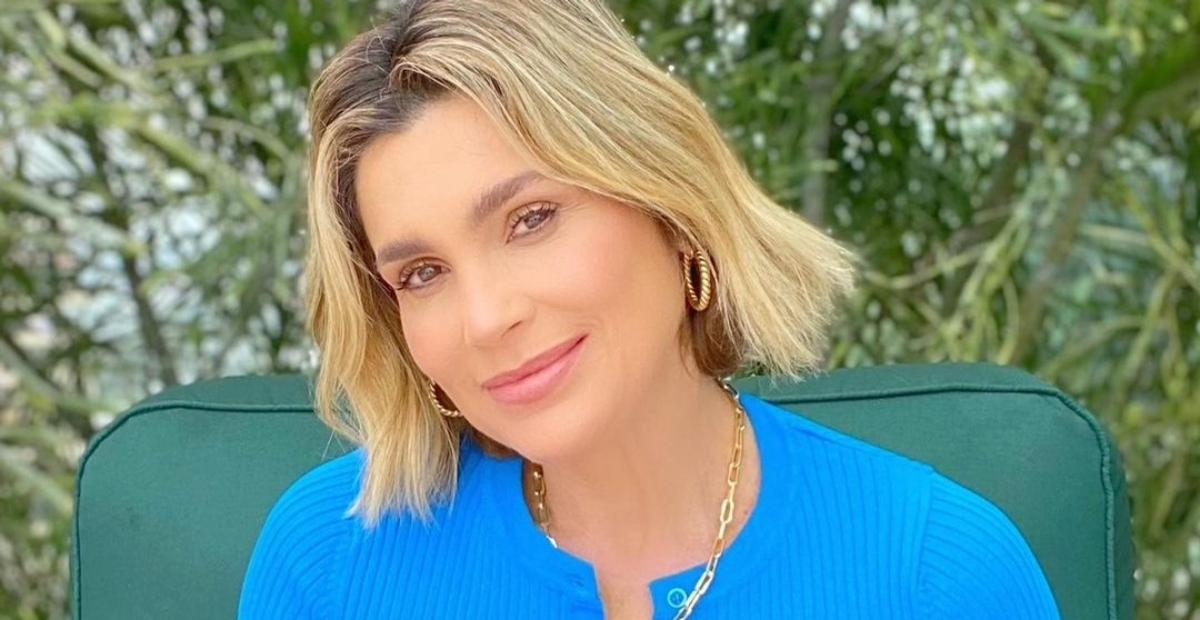 No Egito, Flávia Alessandra escolhe look grifado e confortável de R$9,1 mil para passeio