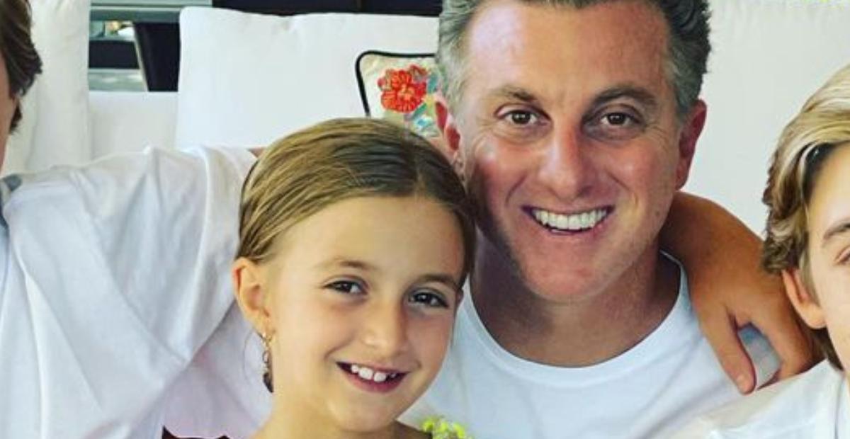 Luciano Huck mostra carta de Eva para pai de Angélica: ”Deus, cura meu vovô!”