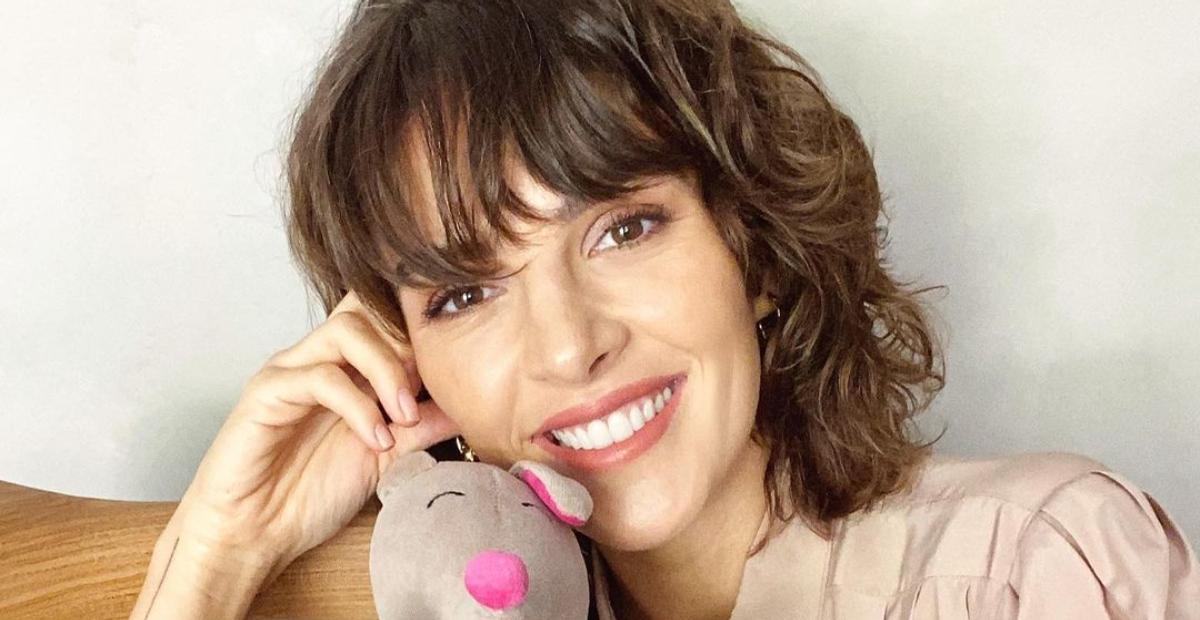 Mônica Benini posta clique da mãozinha da filha e celebra: ”Uma semana de Lara”