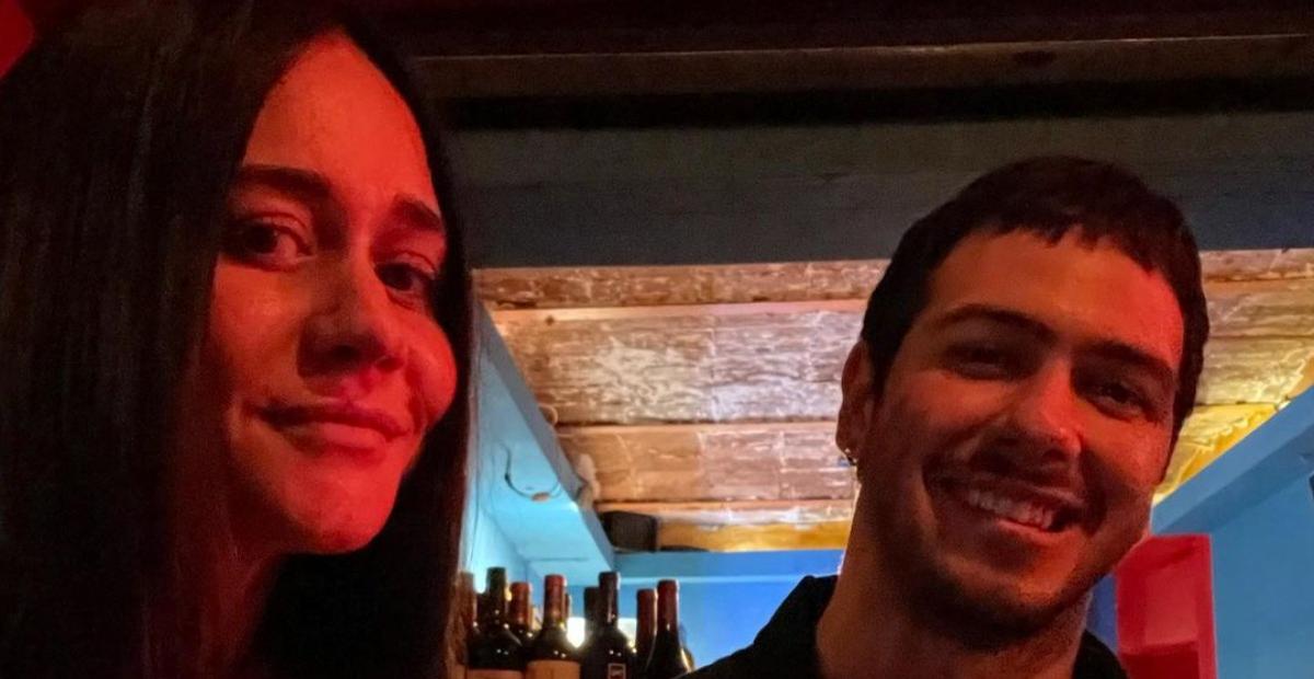 No México, Alessandra Negrini esbanja beleza natural em cliques feitos pelo filho: ”Que mulher”