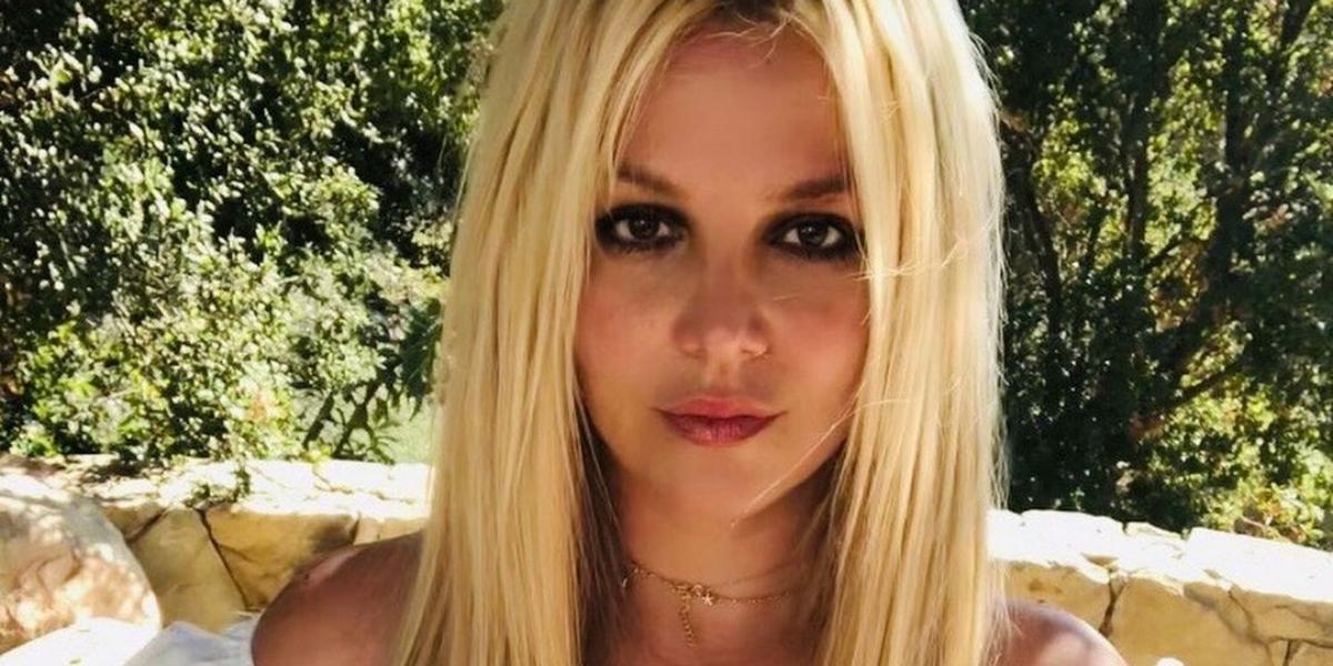 Britney Spears ameaça expor família após se libertar de tutela abusiva: ”Que Deus tenha piedade”
