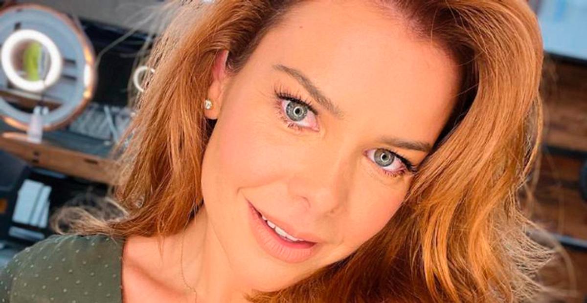 Magérrima, Fernanda Souza exibe corpão e impressiona com look justinho