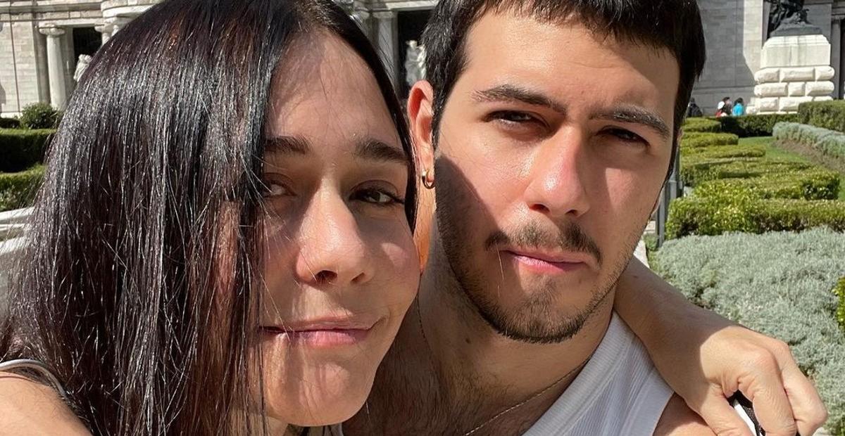 Alessandra Negrini posta fotos de viagem com o filho de 24 anos e web dispara: ”Parecem irmãos”
