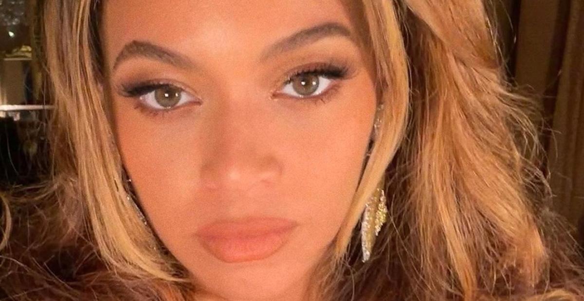 Beyoncé elege look deslumbrante e decotado de mais de R$44 mil para casamento em Veneza