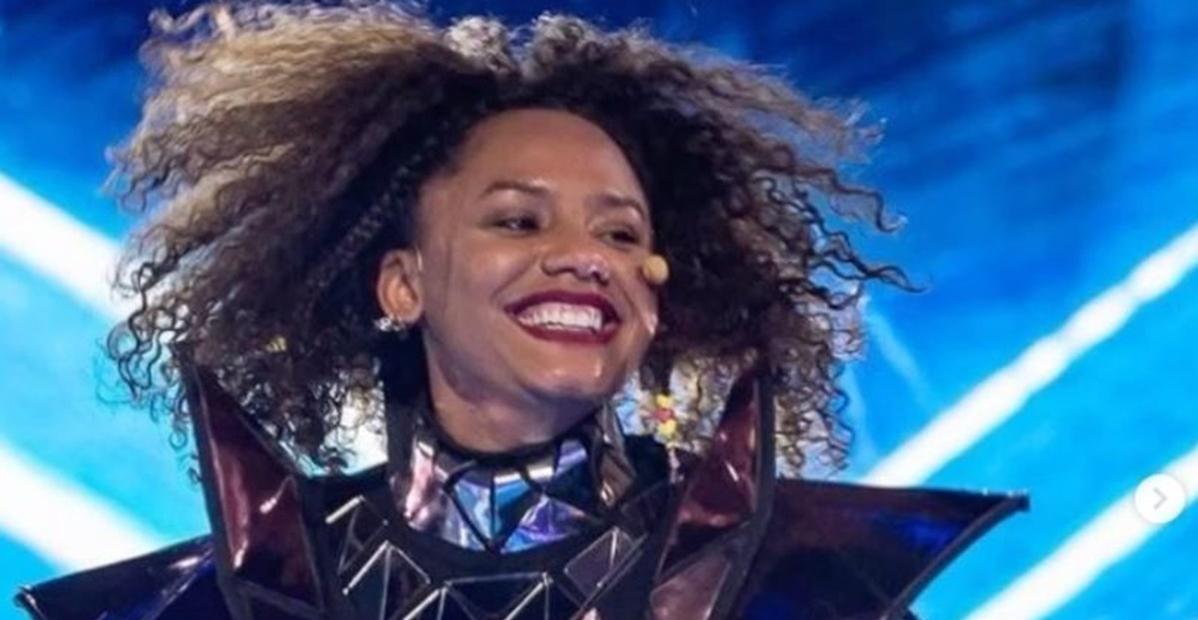 Jéssica Ellen fala sobre a experiência como Gata Espelhada no The Masked Singer: ”Feliz e grata”