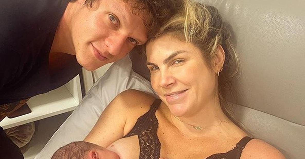 Julia Faria relembra o parto da primeira filha, Cora: ”Uma semana que renasci”