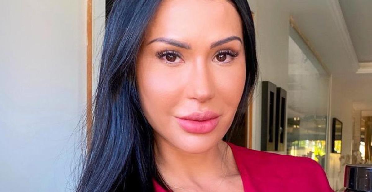 Gracyanne Barbosa impressiona com treino pesado na academia: ”Maravilhosa!”
