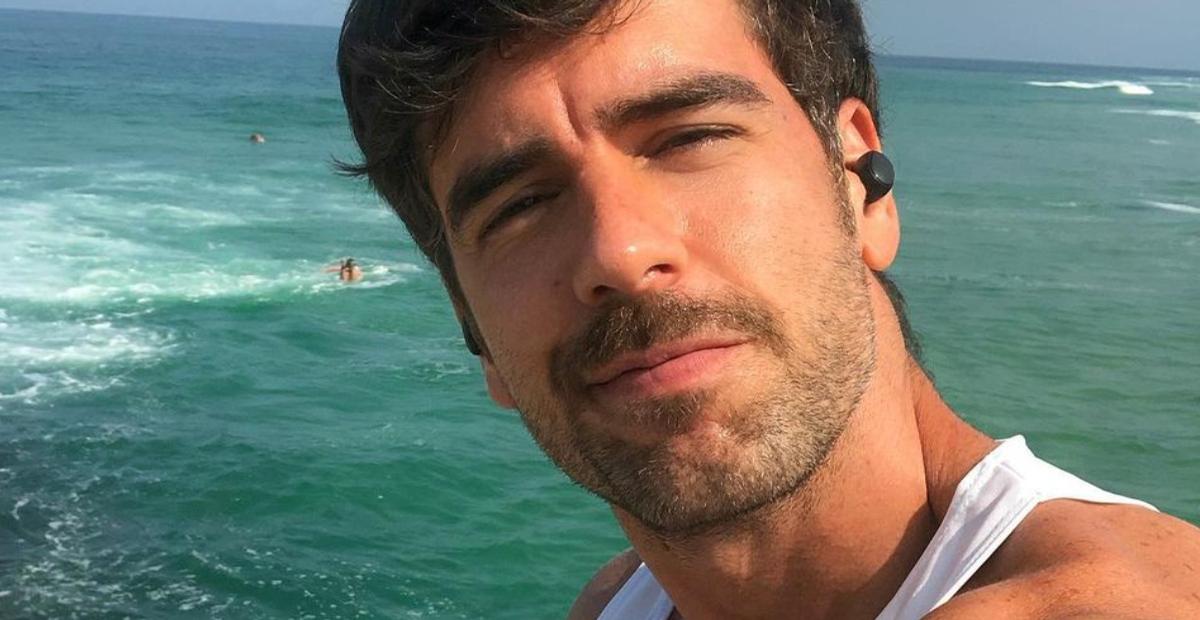 Marcos Pitombo resgata clique descamisado no nordeste e leva web à loucura: ”Homem dos sonhos”