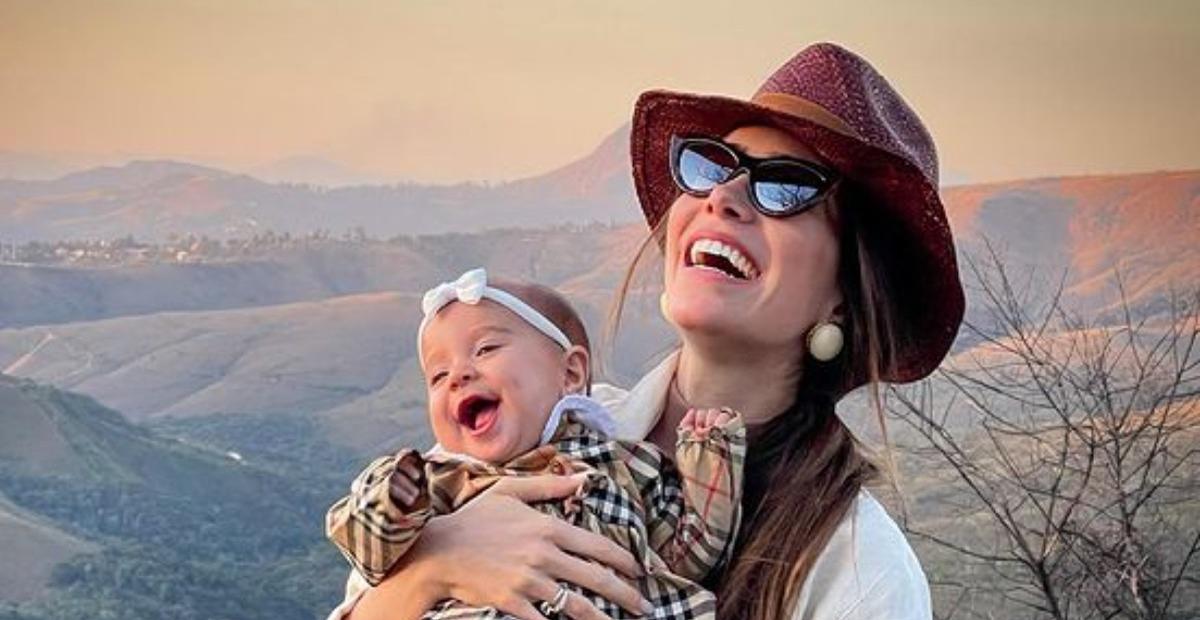 Romana Novais compartilha cliques amamentando Raika: ”Escutei tanto que seria difícil”