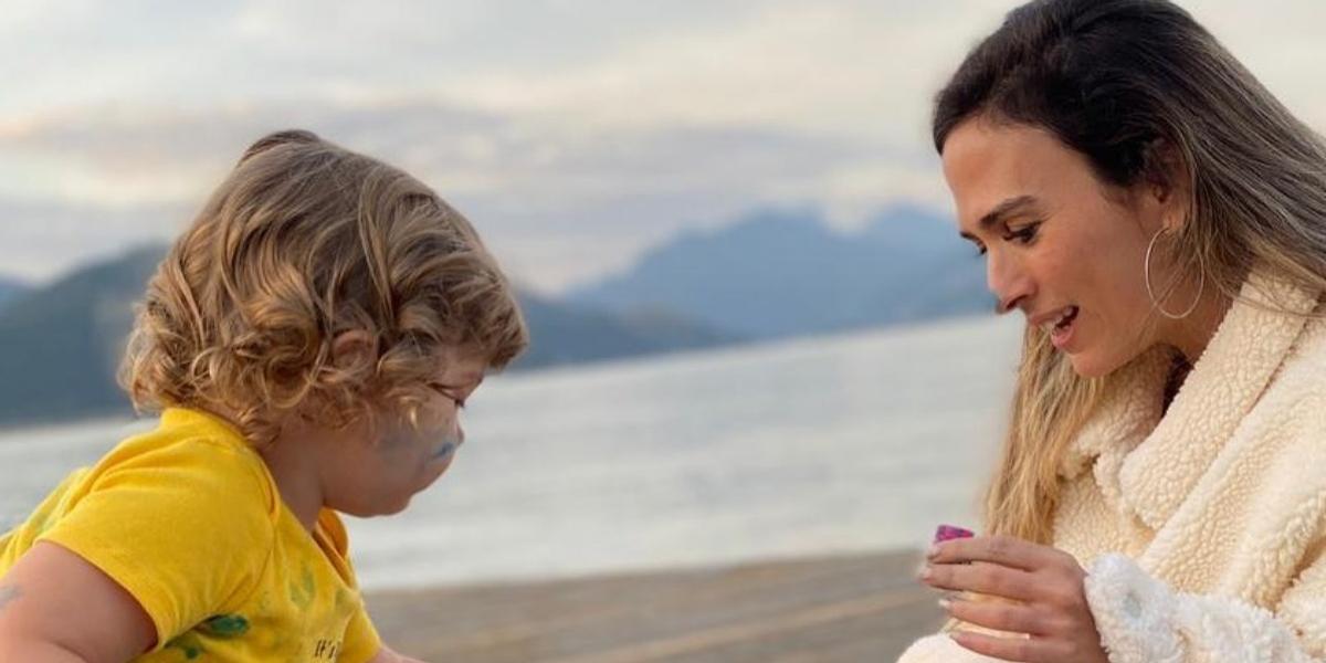 Tatá Werneck encanta ao mostrar Clara Maria se maquiando: ”Deusa da minha vida”
