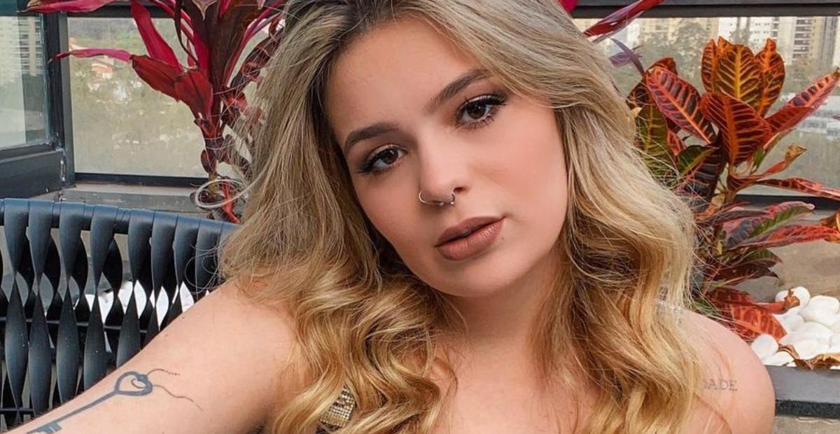 Viih Tube abandona o loiro e exibe novo visual na web: ”A fase muda e o cabelo também!”