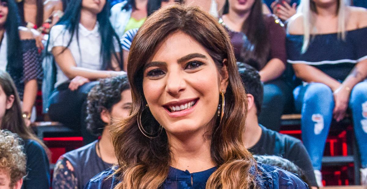 Andréia Sadi faz relato real sobre conciliar trabalho e maternidade
